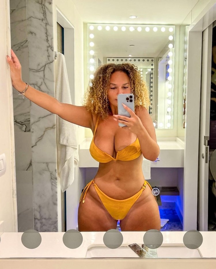 Pamela Alexandra plus saz