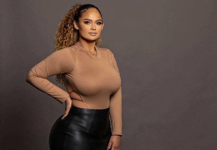 Pamela Alexandra plus saz