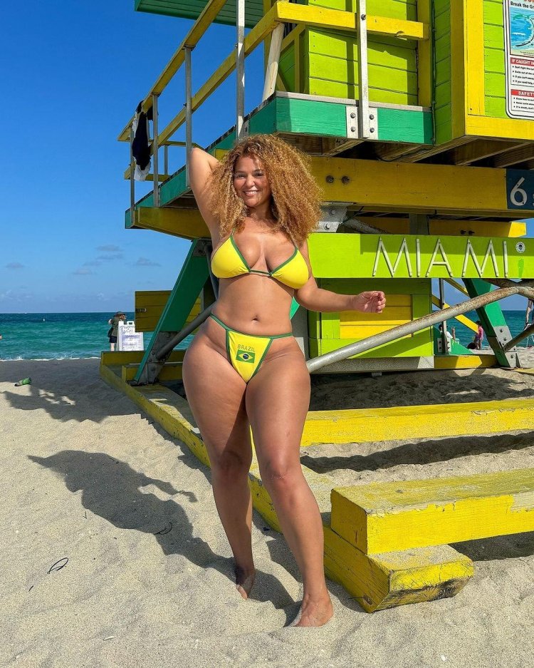 Pamela Alexander the thigh