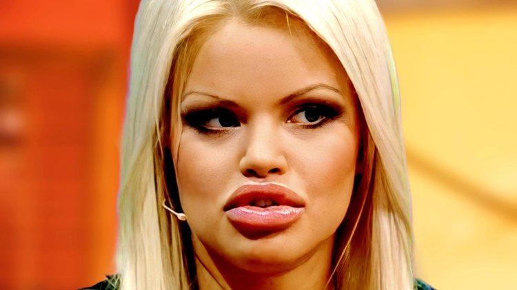 Olesya Malibu to plastic