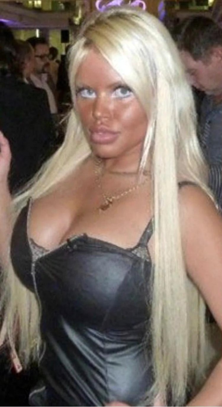 Olesya Malibu to plastic