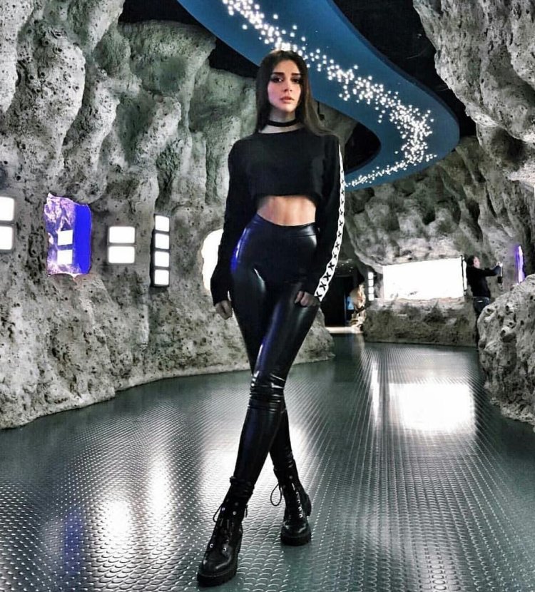 Sladenkaya Strana Latex