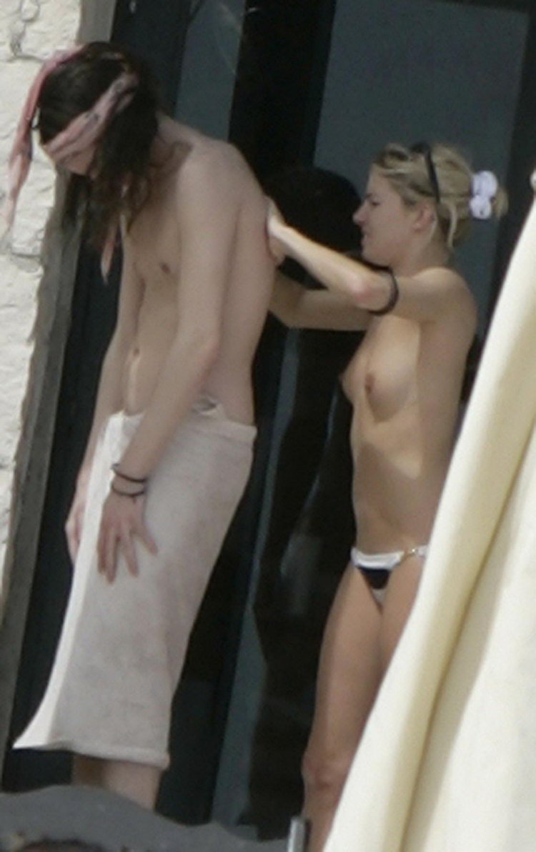 Heidi Klum and Tom Kaulitz on the beach