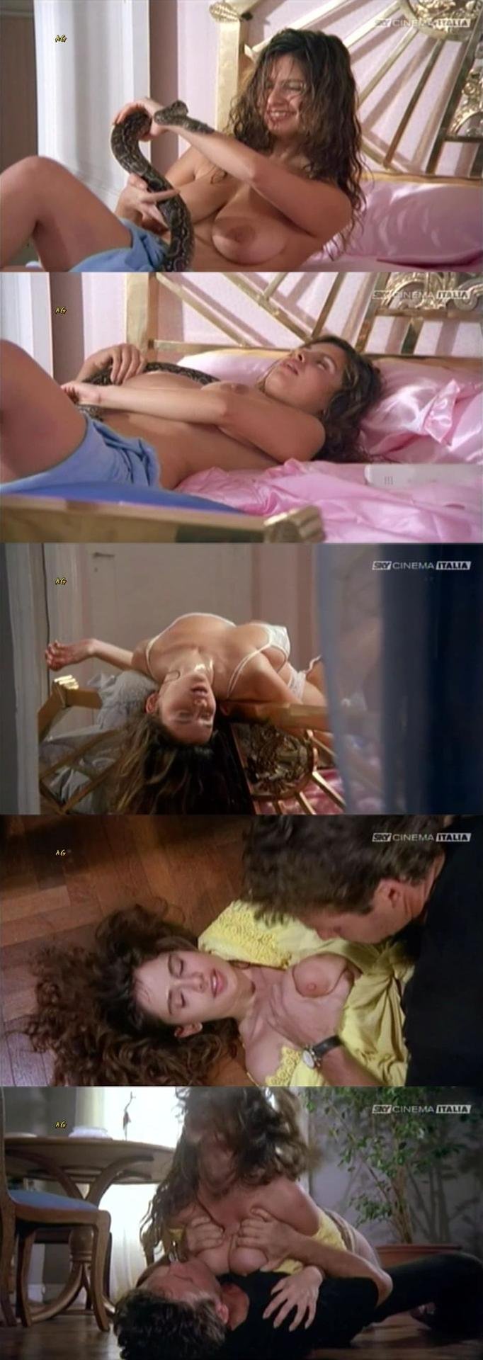 Naked actress Claudia Christian