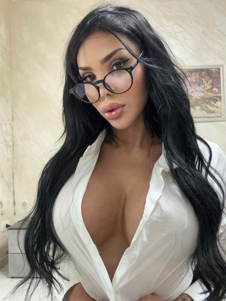 Anna Gorodnikova Aletta Ocean