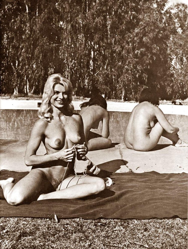 Retro nudists