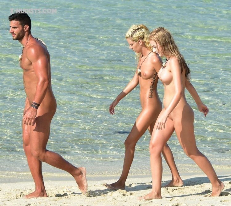 Nudist entertainment