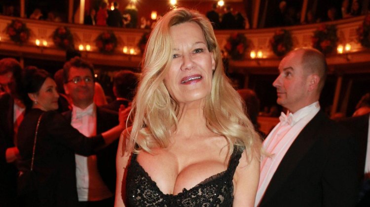 Claudia Schiffer now