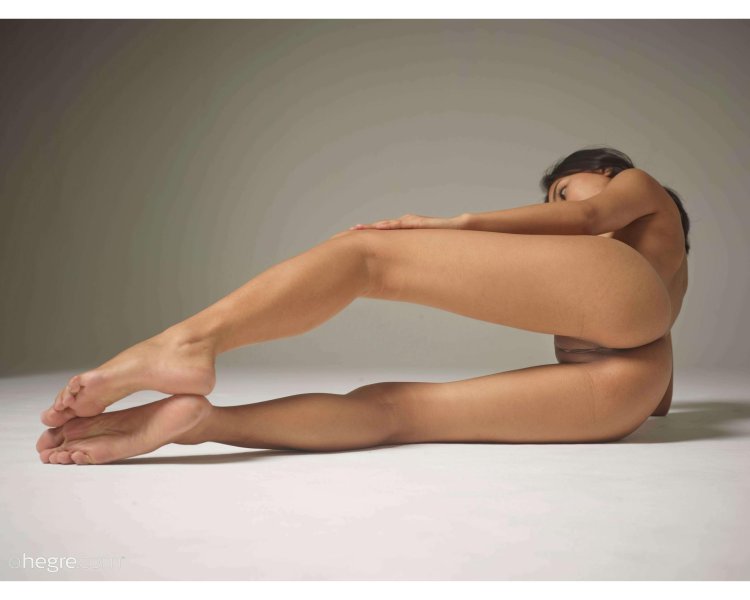 Yoga nude