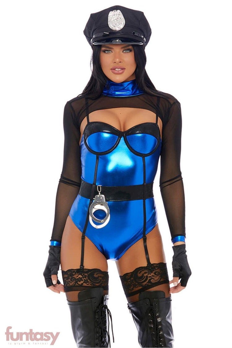 Role -playing policeman female