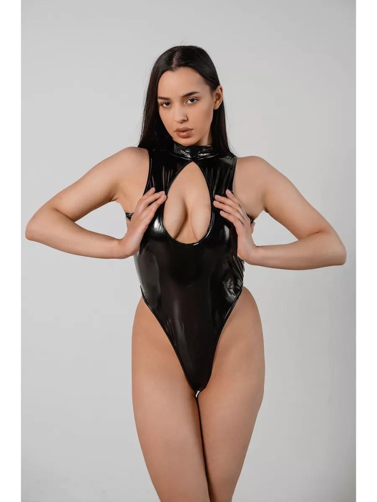 Body made of artificial leather