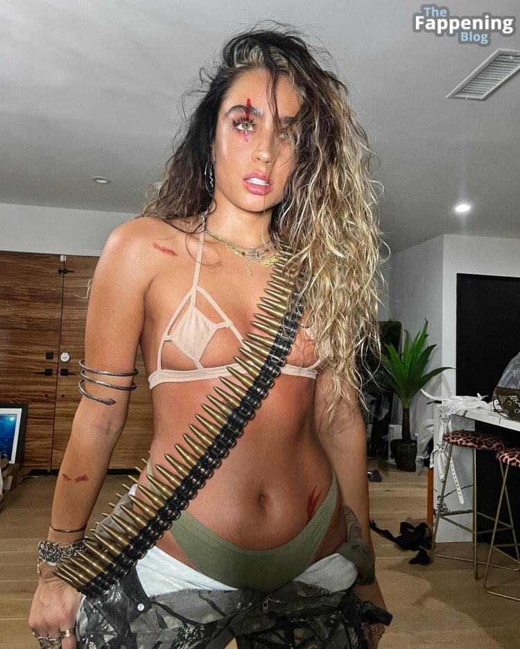 Sommer Ray naked