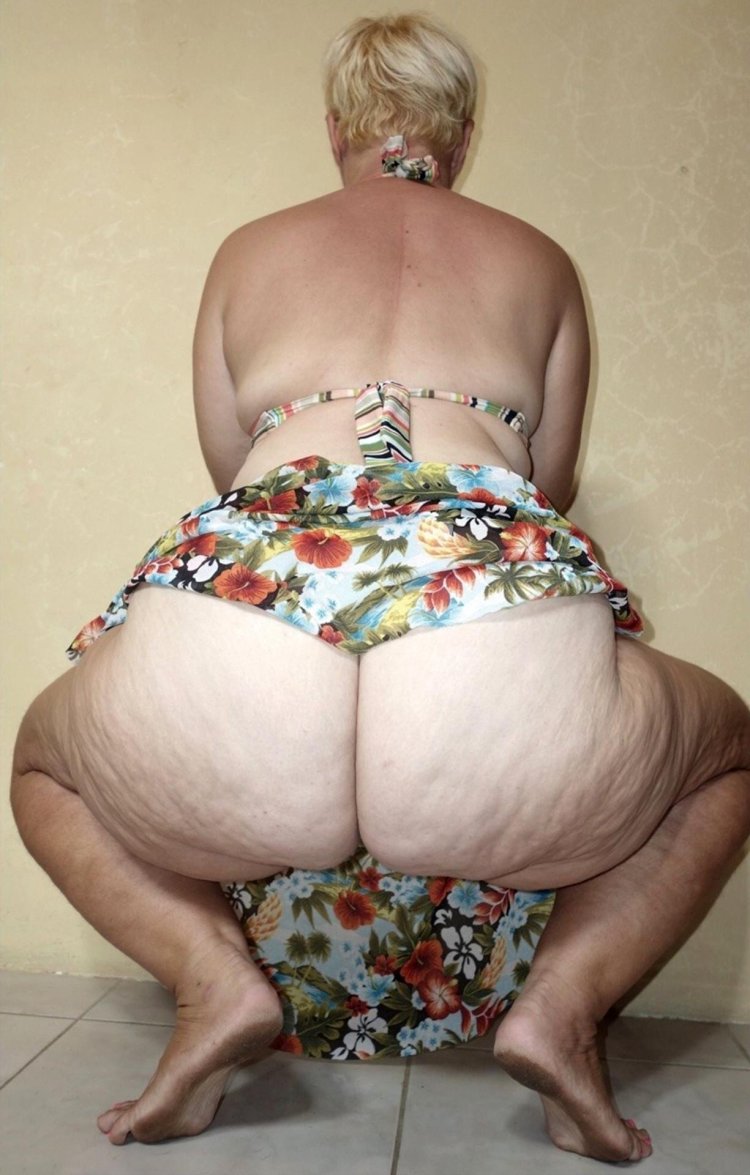 Huge bbw SSBBW big underpants