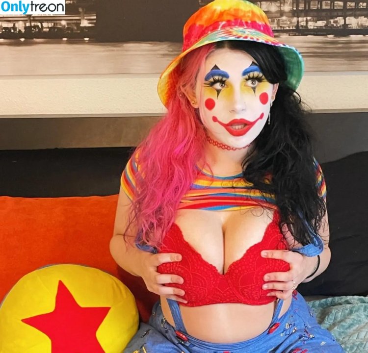 Girl Clown with big tits