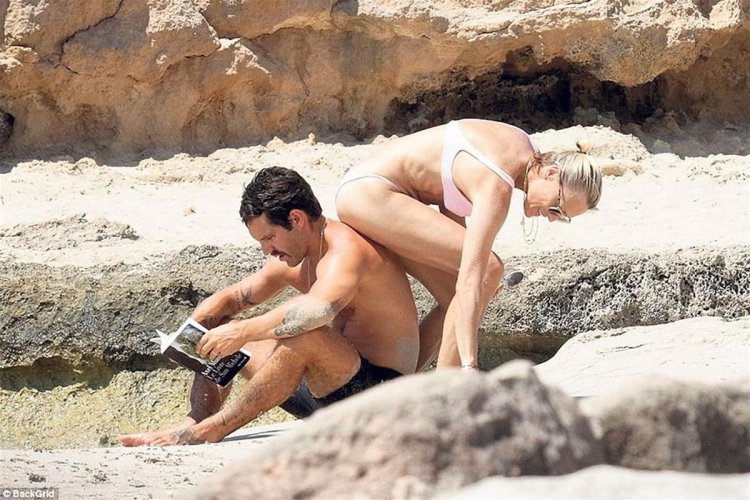 Robin Wright playboy