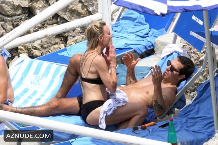 Robin Wright Topless