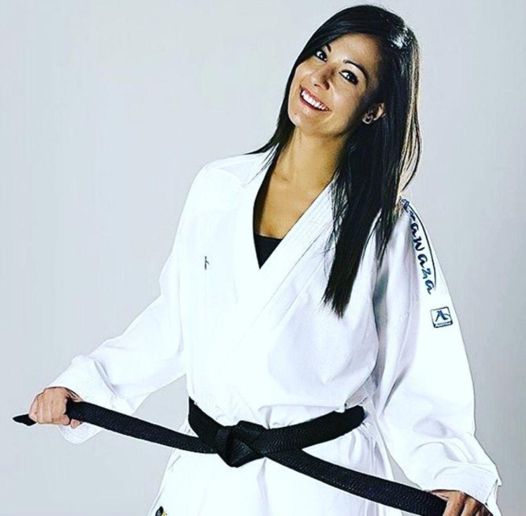 Oriental martial arts of the girl