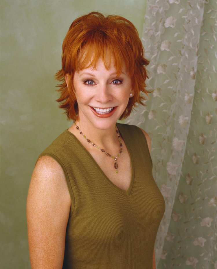 Reba MCENTIRE