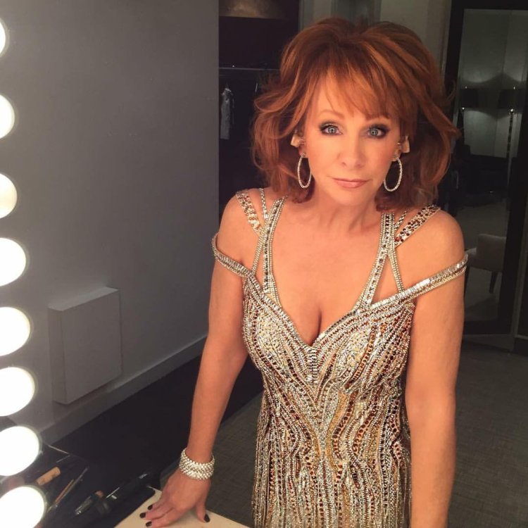 Reba MCENTIRE