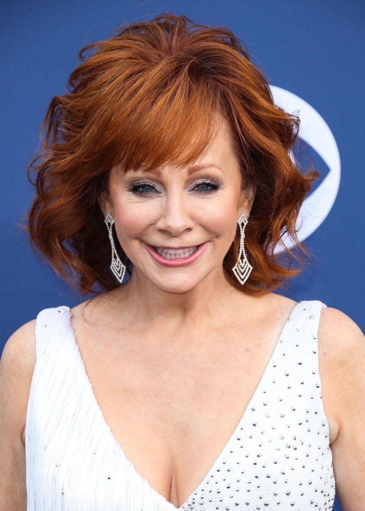 Reba MCENTIRE