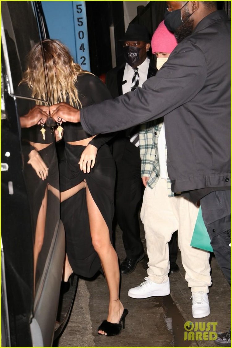 Haley Baldwin Paparazzi