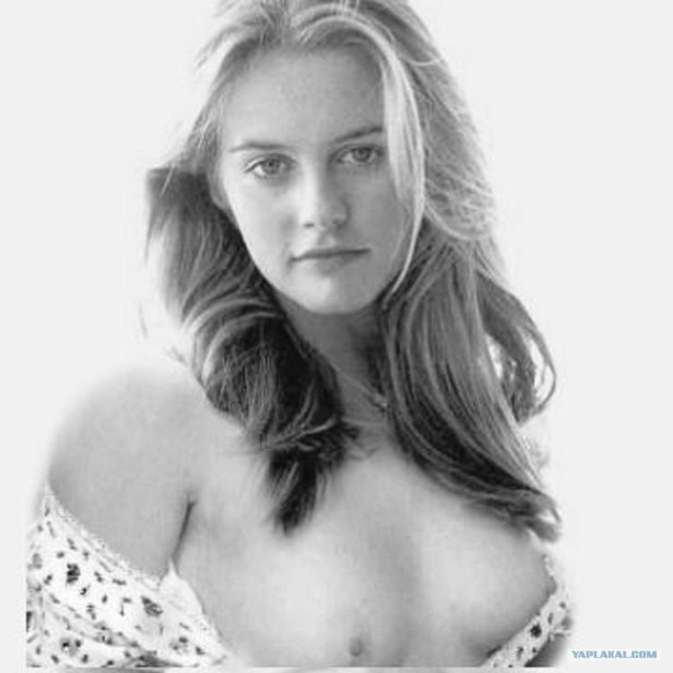Alicia Silverstone nude