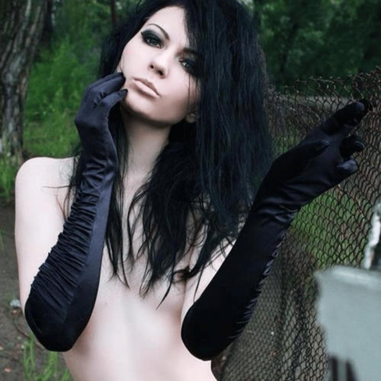 Beautiful girls Goths nude
