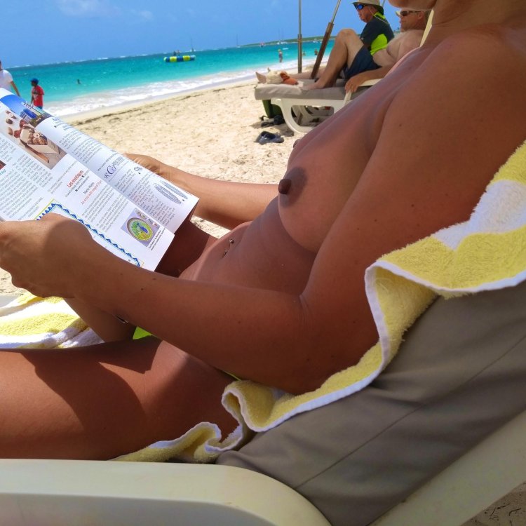 Worldwide Vacation Snaps - Page 26 Naked