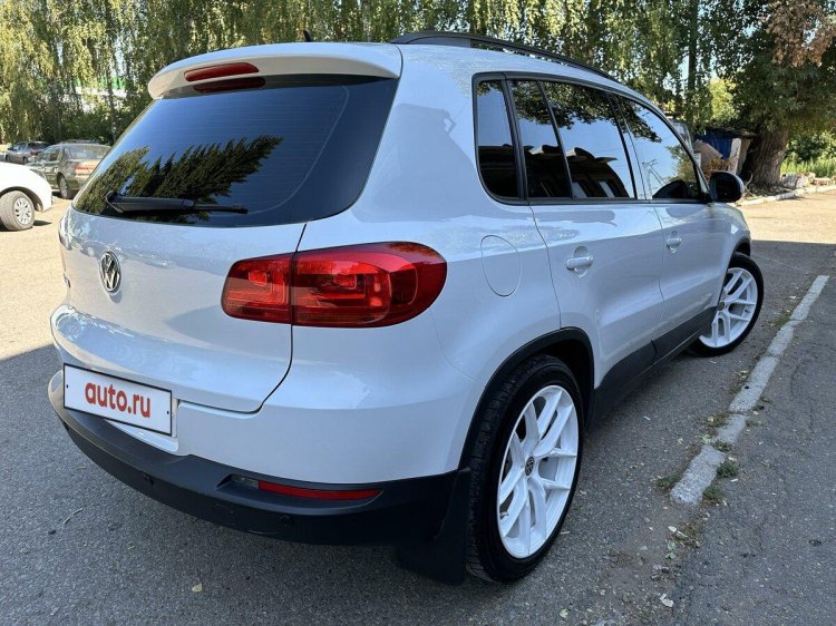 Volkswagen Tiguan White 2012