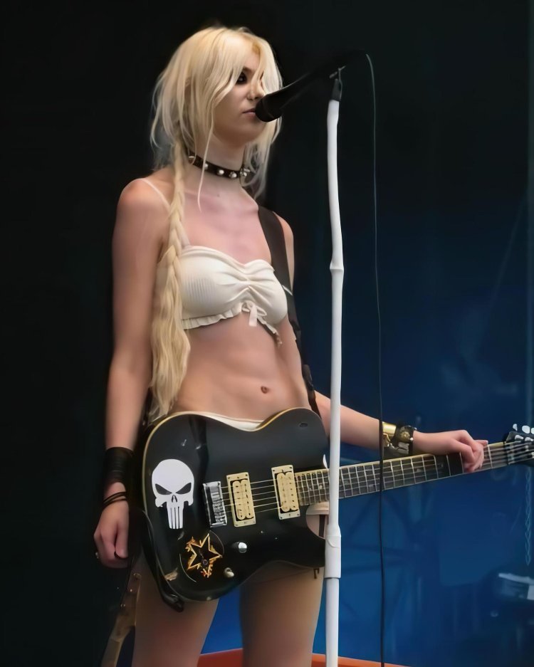 Taylor Momsen Maxim