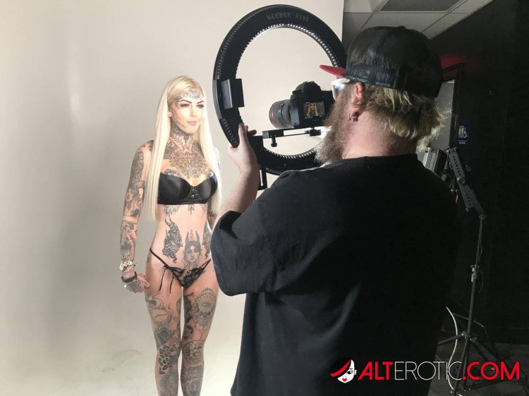 Tattooed Amber Luke XXX