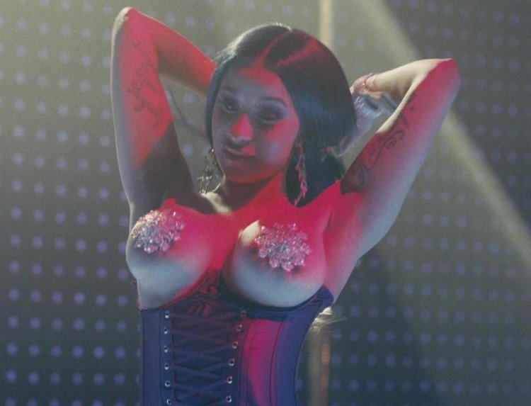 Cardi Bi naked striptease