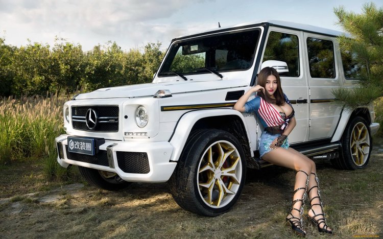 Mercedes Benz G63 s girl