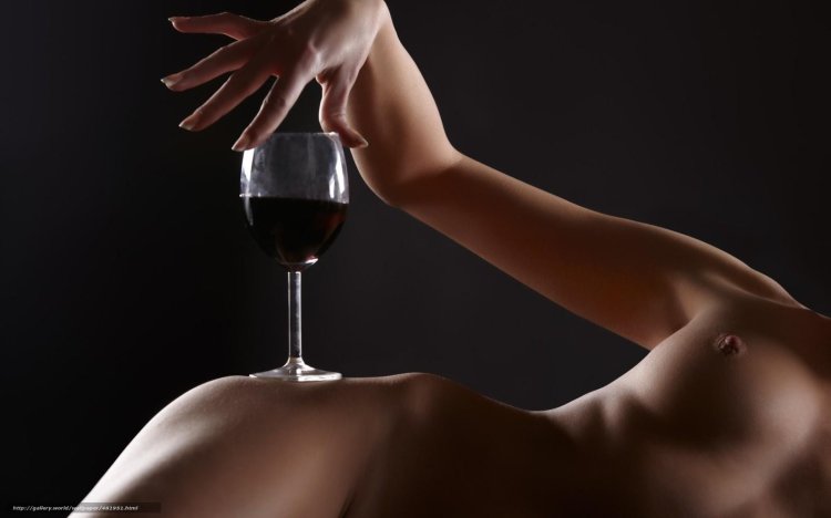 Erotic photo shoot with a glass