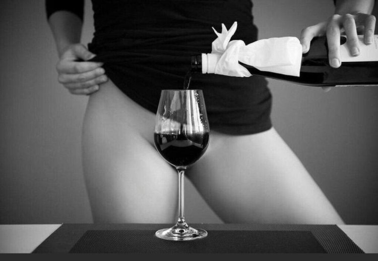 Naked women and alcohol