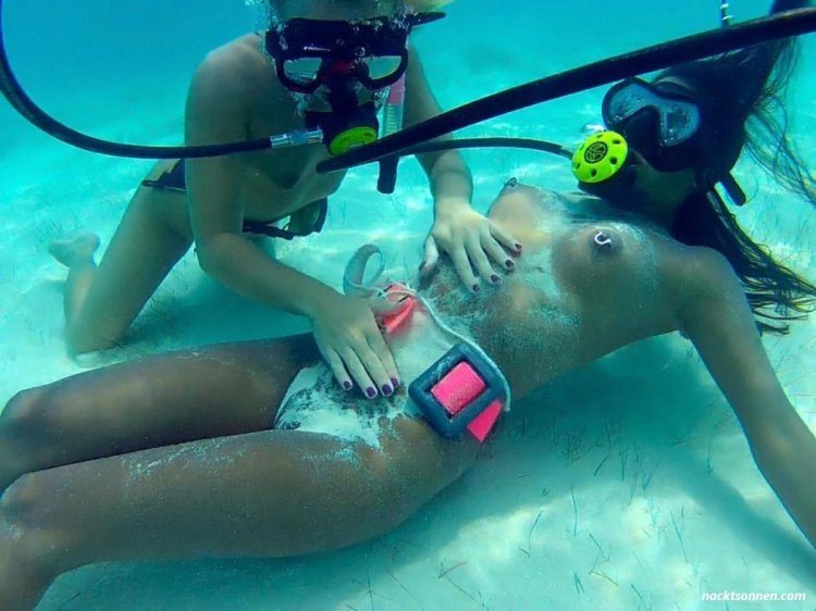 Swimming with scuba diving naked