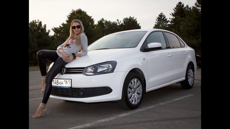 Volkswagen Polo Sedan Girls
