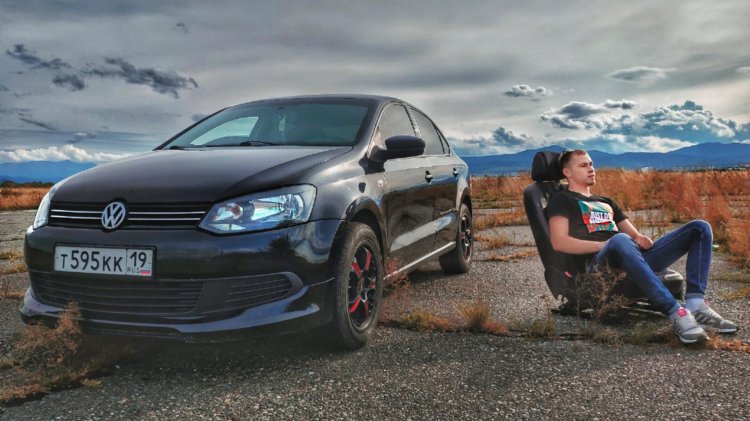 Volkswagen Polo 2011 Black