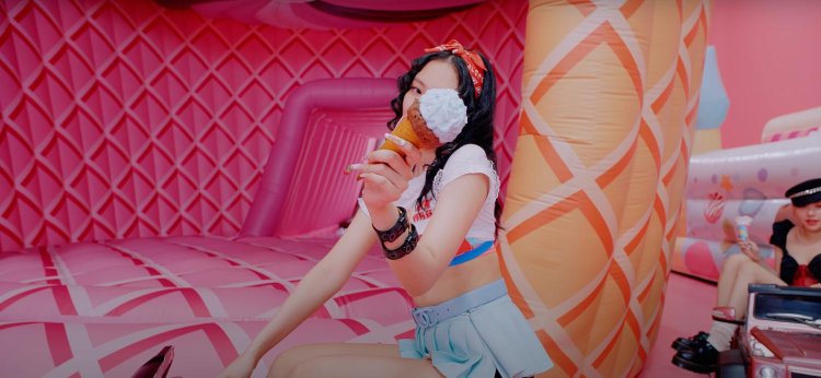 Black Pink Ice Cream