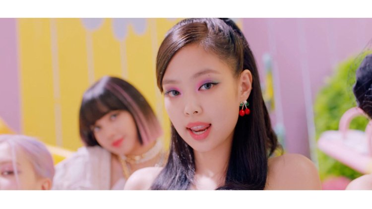 Black Pink Jennie Ice Cream