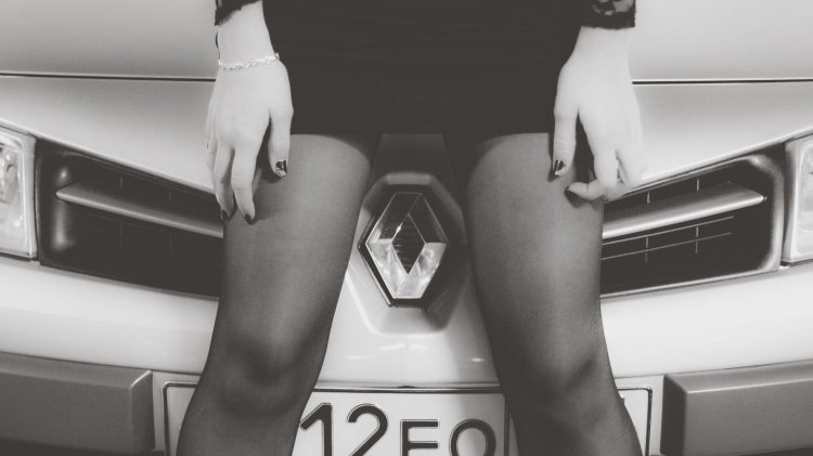 Renault Between the legs
