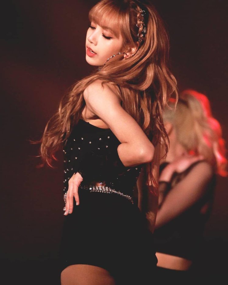 Lisa BLACKPINK