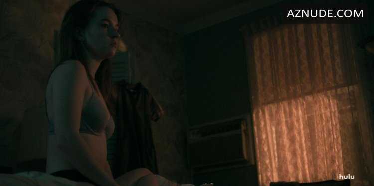 Caitlin Dever photo naked