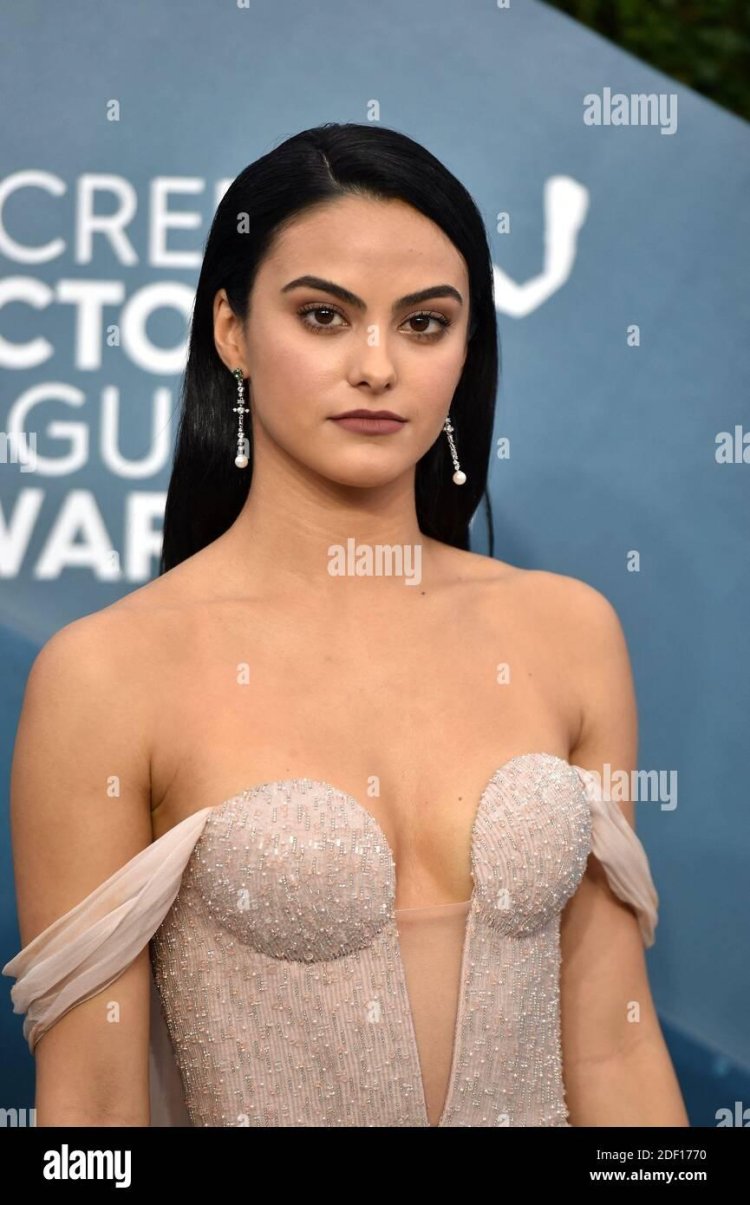 Camila Mendes