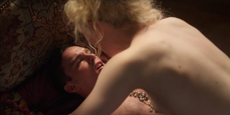 El Fanning Naked in the film