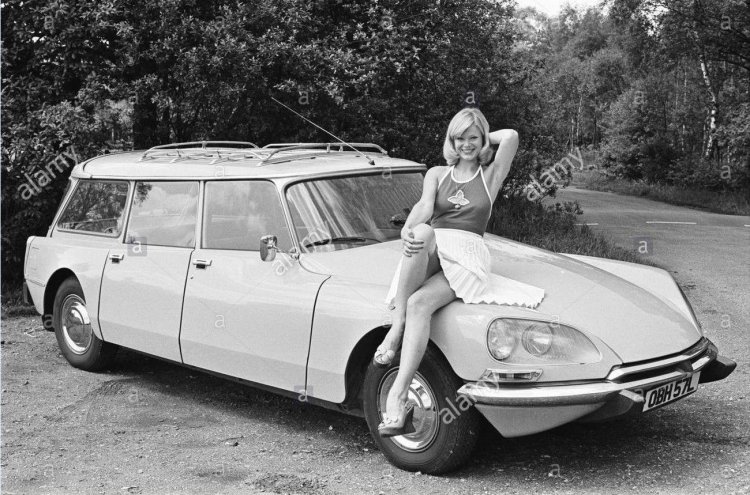 Citroen DS and girl