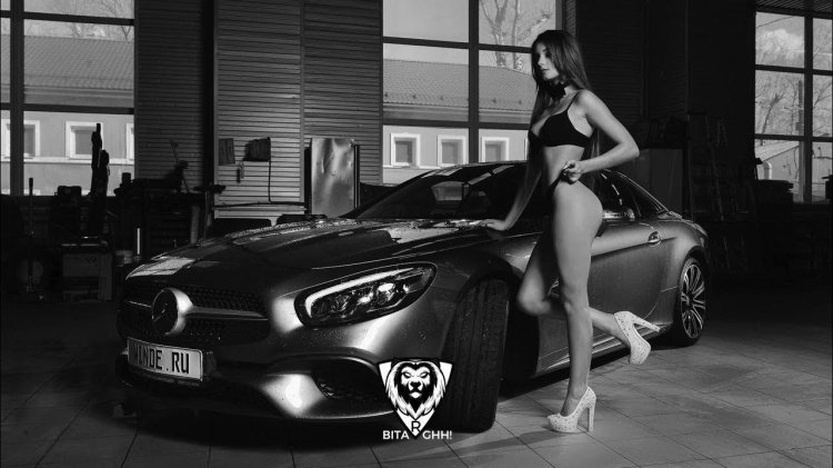 Merce C63 AMG and girl