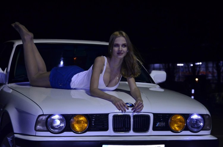 BMW e34 girl