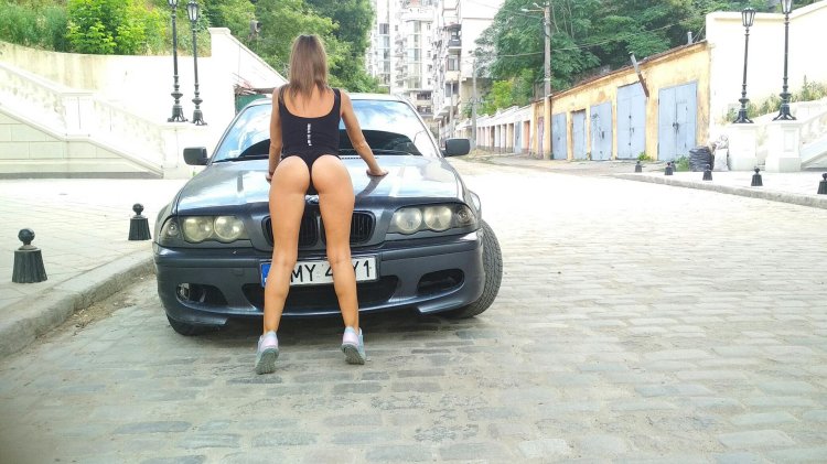 Bmw E46 with a girl