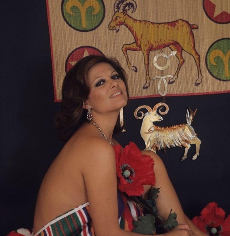 Claudia Cardinal Naked